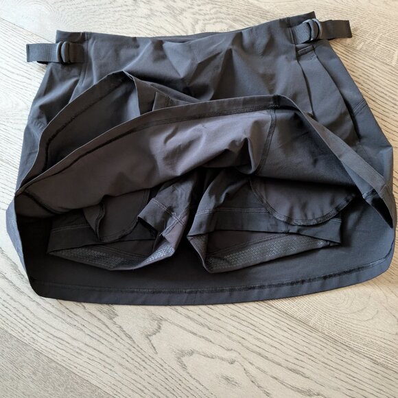 Lululemon | Wrap-Front Mid-Rise Golf Skirt | Size 8 - Picture 8 of 8